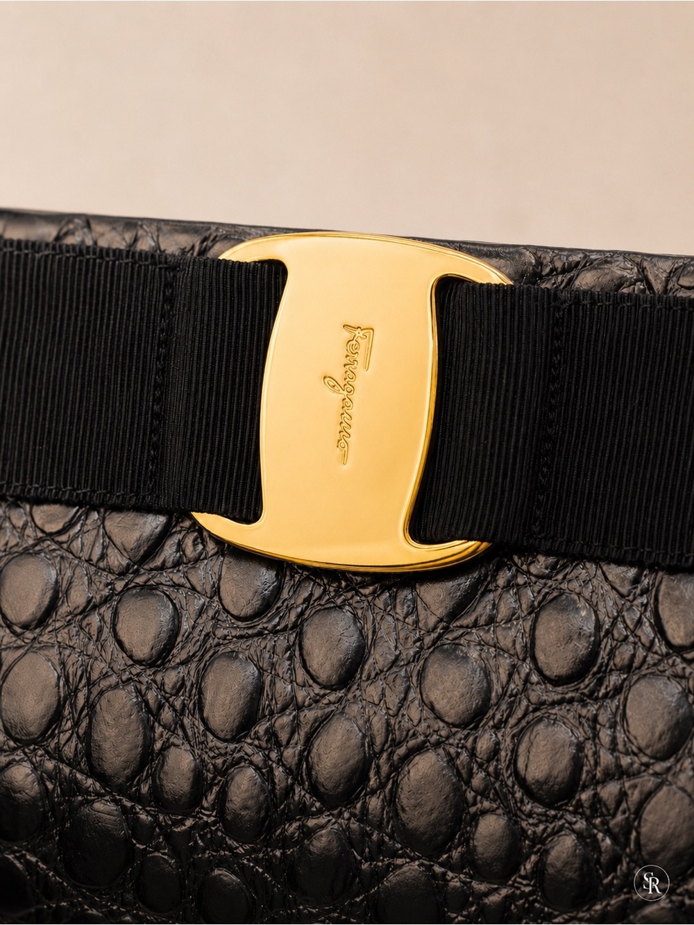 VTG Salvatore Ferragamo Black Croc Embossed Leather Vara Bow Clutch Shoulder Bag - Picture 2 of 11